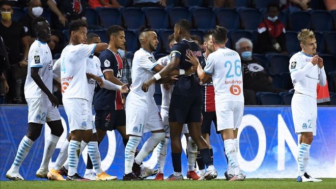 Neymar was sent off along with four others as mass brawl took place in the injury time of the game. Photo: Twitter
